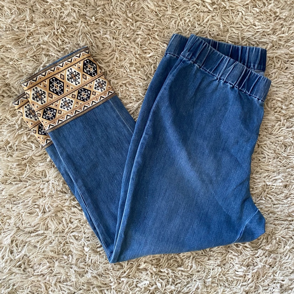 Soft Surrounding Pull On Elastic Waist Jeans 1X, Gold Bottom Abstract Hem